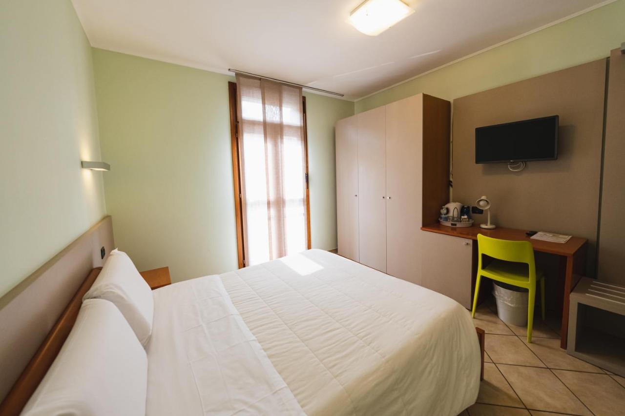 Parini Hotel Bosisio Parini Dış mekan fotoğraf