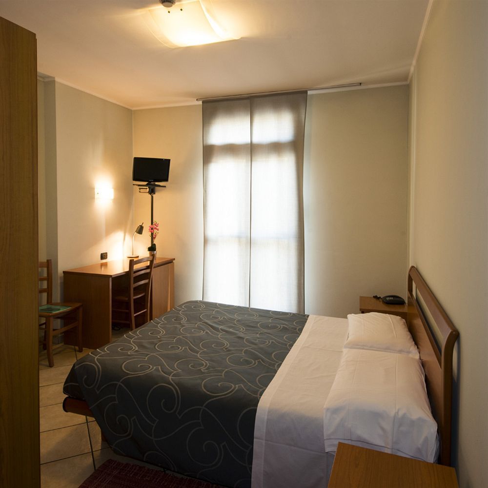 Parini Hotel Bosisio Parini Dış mekan fotoğraf