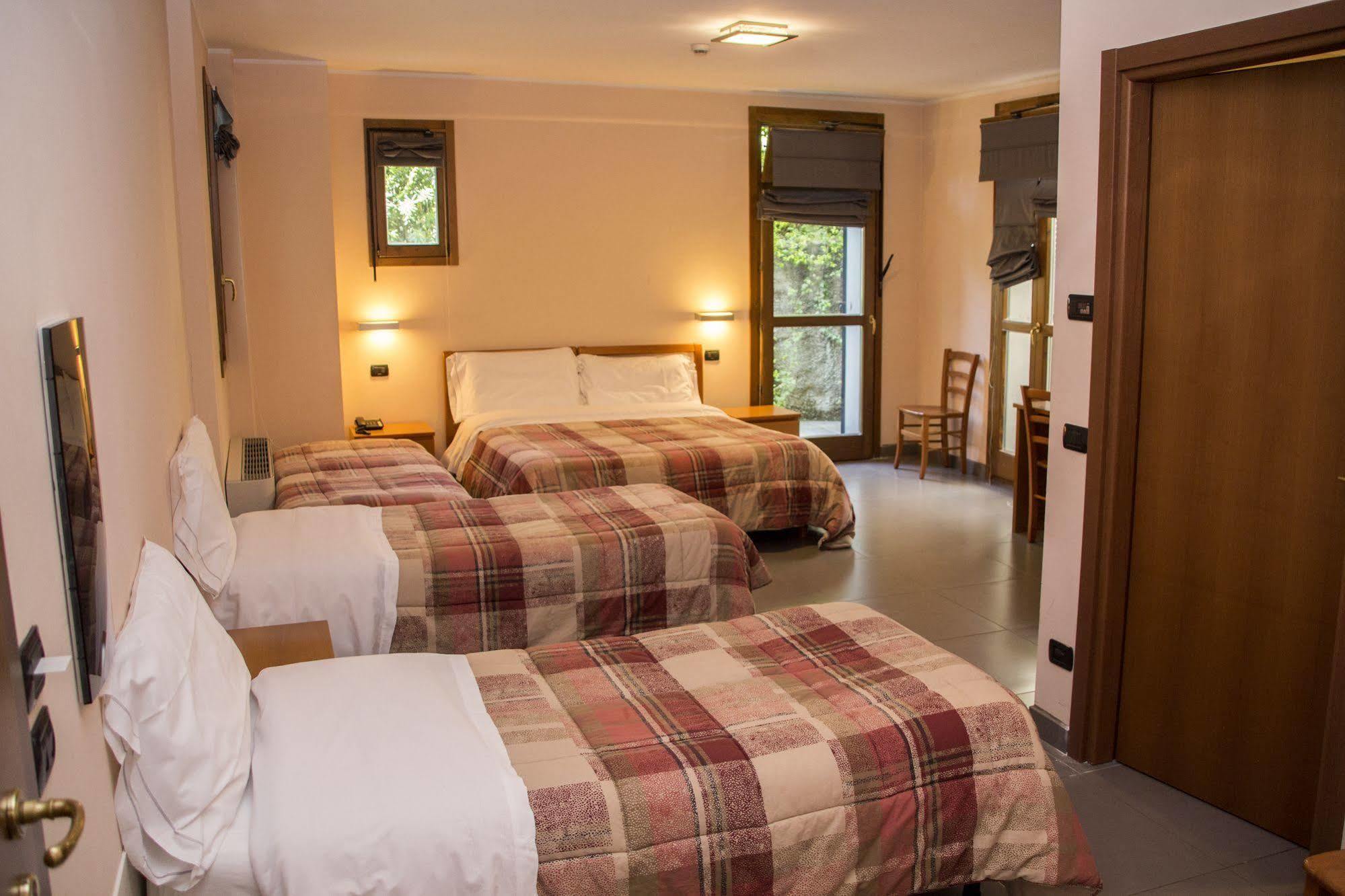 Parini Hotel Bosisio Parini Dış mekan fotoğraf